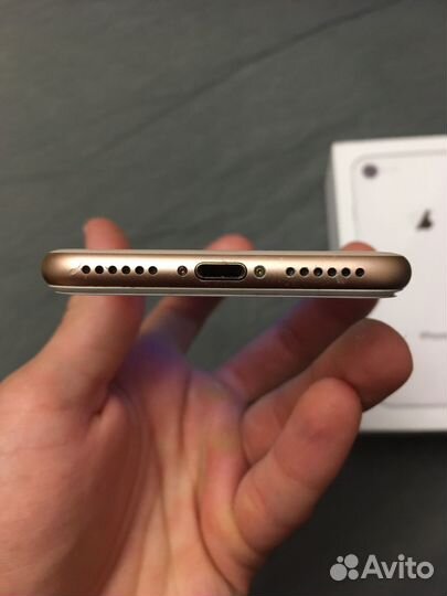 Телефон iPhone 8 64 gb