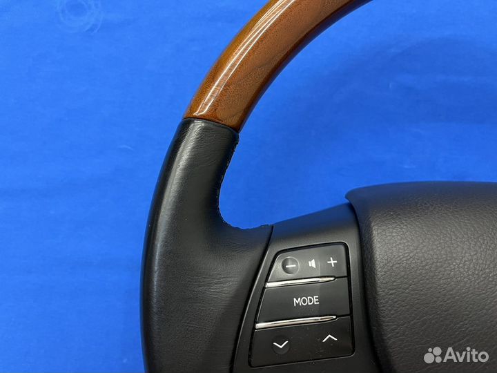 Оригинальный руль с косточкой под дерево Lexus