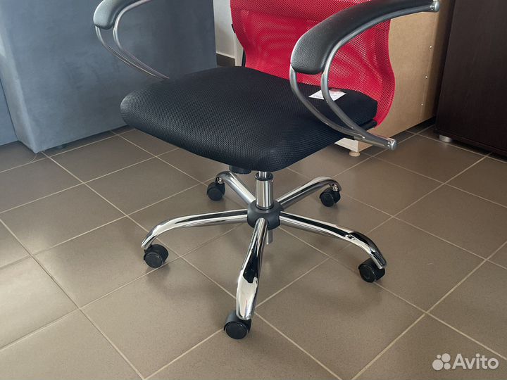 Офисное кресло