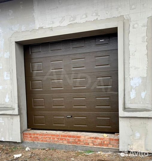 Секционные ворота