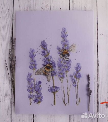Картина крестиком «Шмели в лаванде»