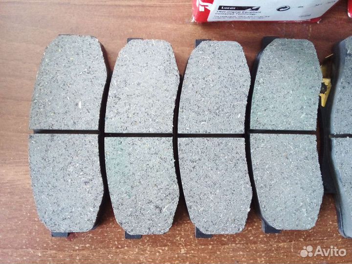 Тормозные колодки Toyota Land Cruiser 80