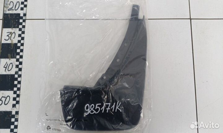 Брызговик задний правый Volvo XC60 2