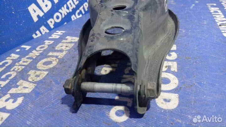 Задний рычаг под пружину Toyota Blade хэтчбек