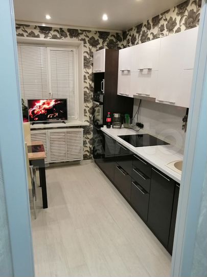 2-к. квартира, 56 м², 2/5 эт.