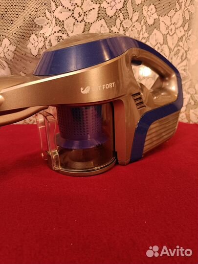 Вертикальный пылесос Kitfort