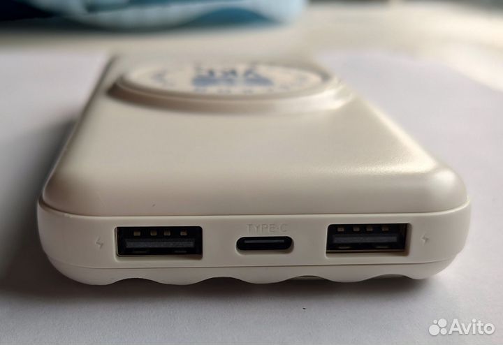 Повербанк с беспроводной зарядкой