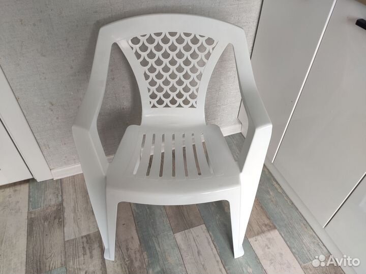 Кресло пластиковое
