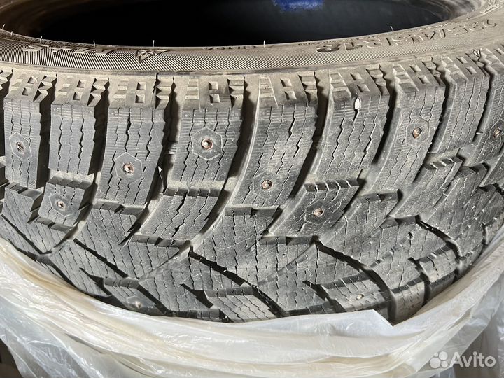 Landsail Ice Star IS37 235/45 R18 98T