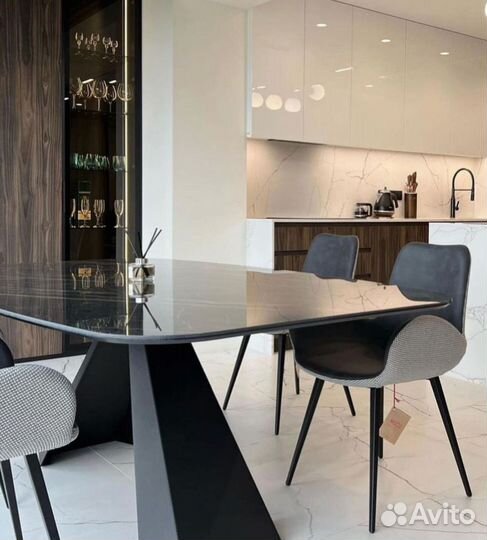 Кухонный гарнитур в современном стиле на заказ