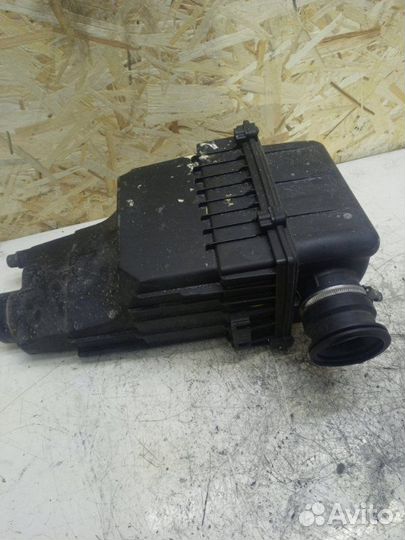 Корпус воздушного фильтра Peugeot 206 RFN 2002