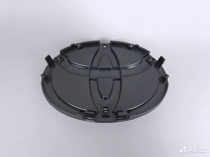 Эмблема в решетку Toyota Land Cruiser 200 с16г