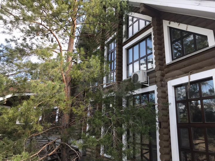 Коттедж 520 м² на участке 1,5 га