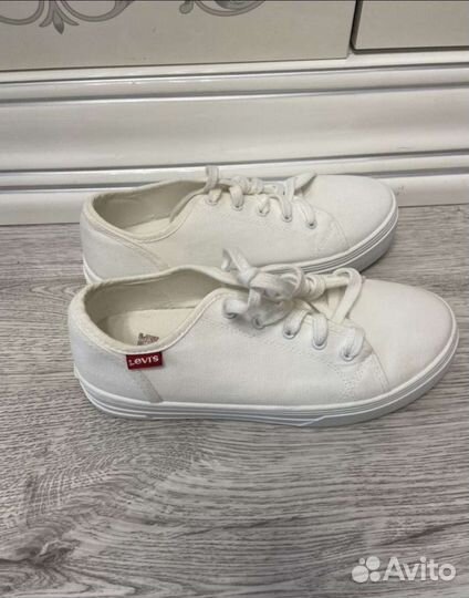 Levi's