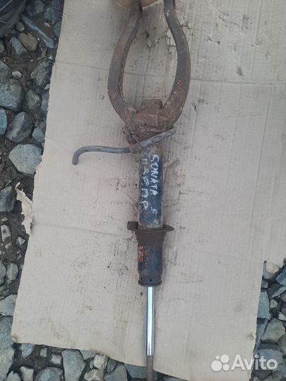 Стойка передняя правая Hyundai sonata 5