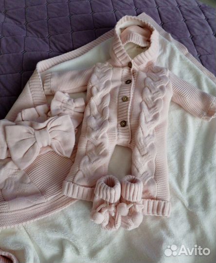 Комплект на выписку для девочки