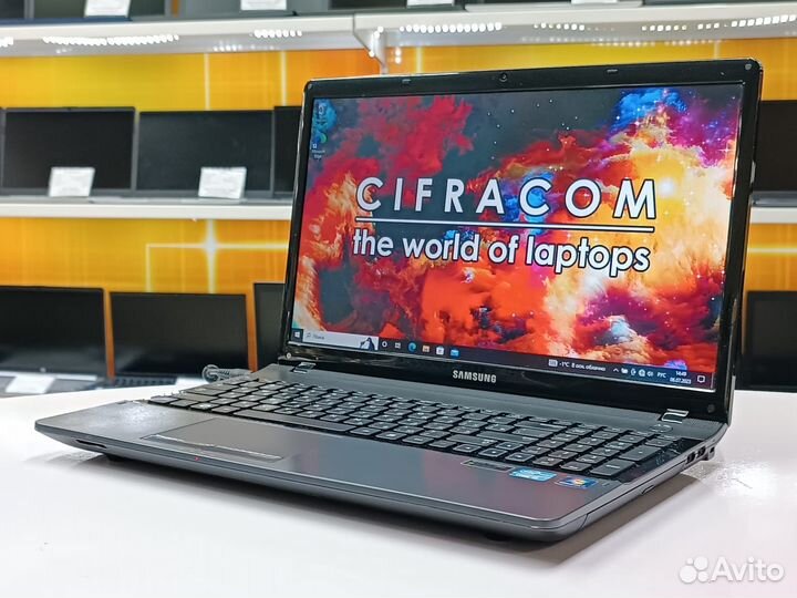 Ноутбук Samsung 15.6''Core i5 2450m 8GB 520mx