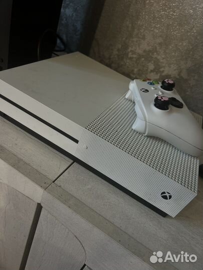 Xbox One s 1tb с играми