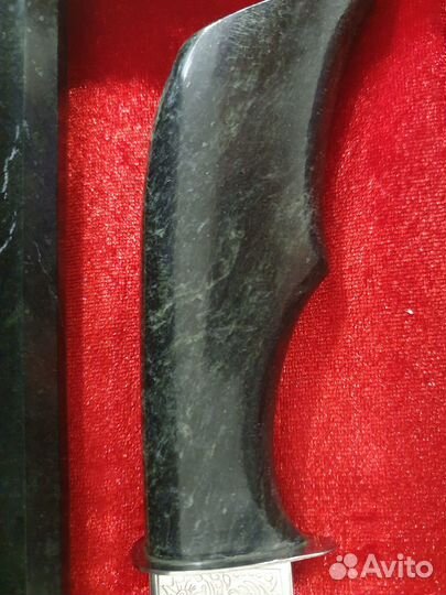 Нож сувенирный в футляре из натурального камня