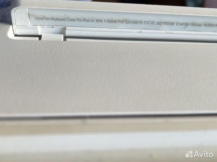 Bluetooth клавиатура Logitech для iPad Air