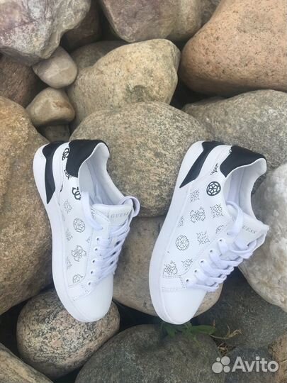 Кроссовки Guess