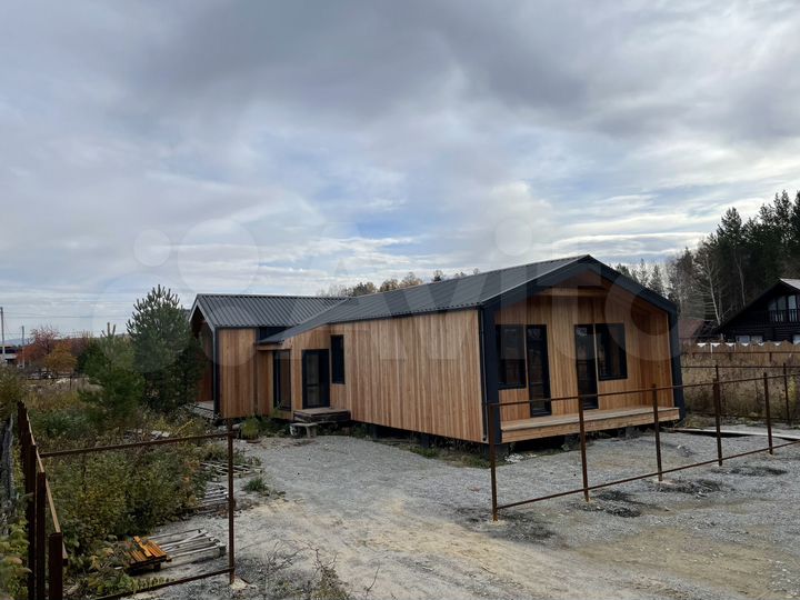 Коттедж 226 м² на участке 6 сот.