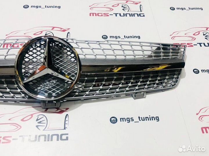 Решетка радиатора CLS W219 Diamond Silver 08-10