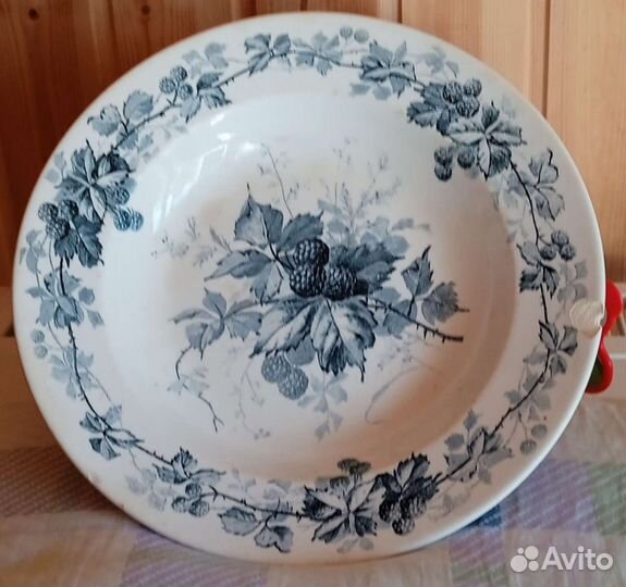 Антикварная тарелка villeroy Boch, серия ежевика