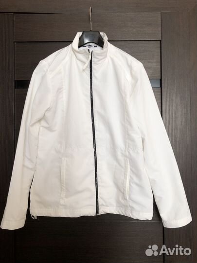 Ветровка женская