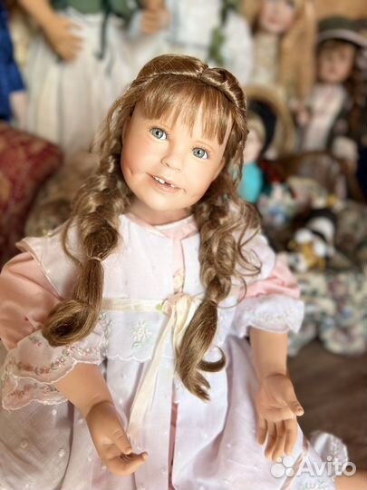 Кукла виниловая