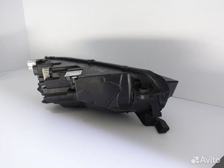 Фара левая Skoda Octavia IV (A8) 5E4941015A