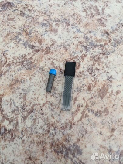 Школьные принадлежности