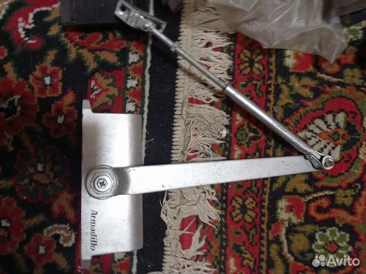 Доводчик дверной armadillo