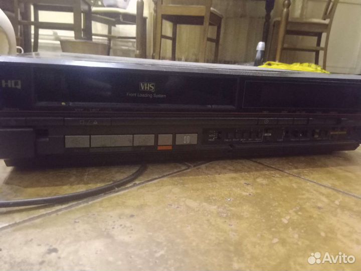 Видеомагнитофон HQ