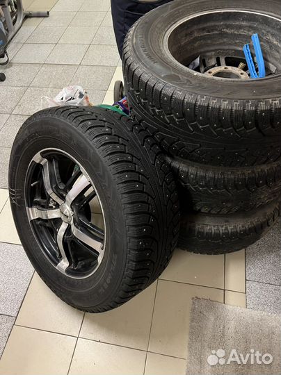 Колёса R-18/275/60 nokian