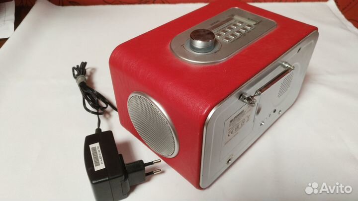 Портативный радиоприёмник.Часы.Telefunken TF-1633U