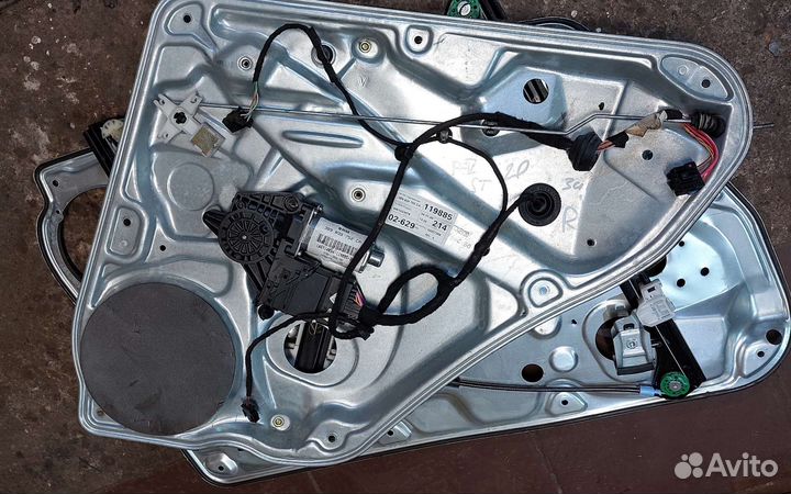 Стеклоподъемник Passat B5 пассатб5 задний правый