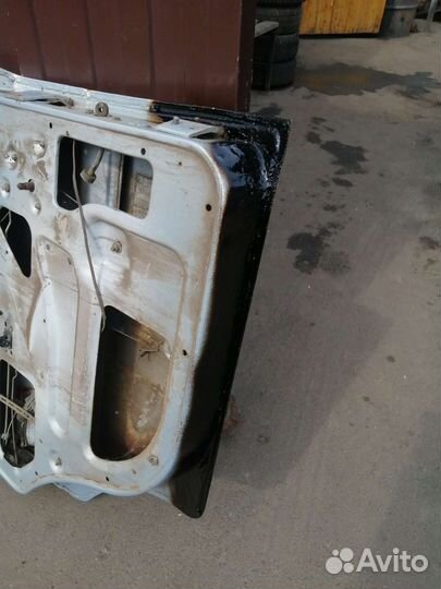 Задняя левая дверь нива 2131