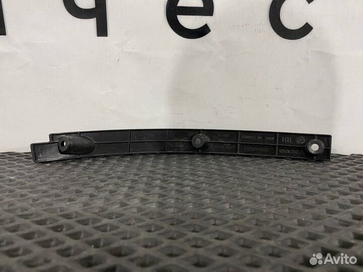 Панель уплотнительной резинки Volvo FH5 23544531