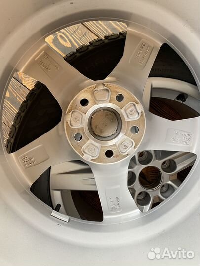 R18 Nokian Tyres Hakkapeliitta 9 SUV 235/60, PCD 5x112 DIA 66.6