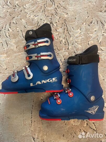 Горнолыжные ботинки lange