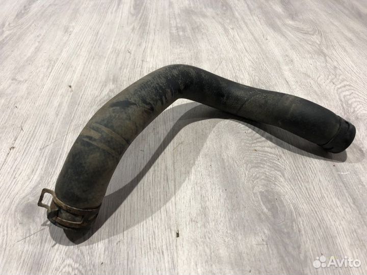 Патрубок радиатора нижний Mitsubishi Lancer 9 4G18