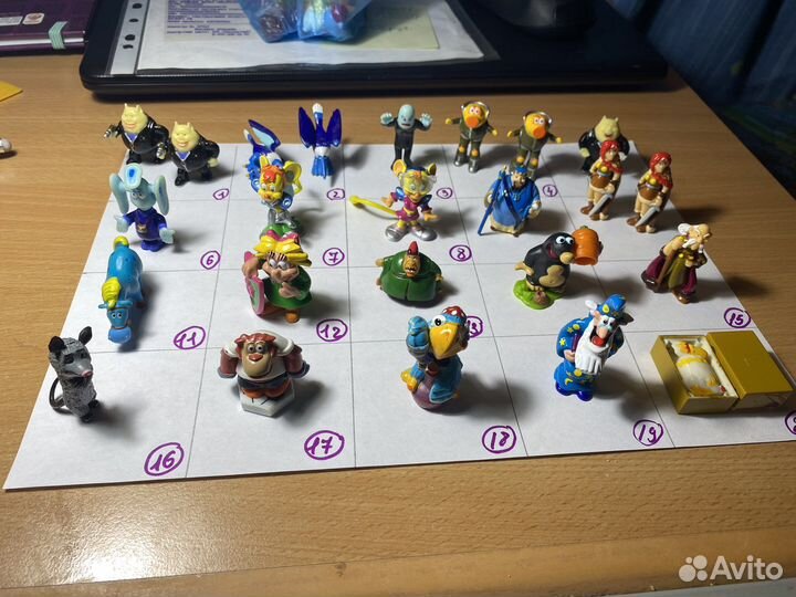 Игрушки из киндера и вкладыши