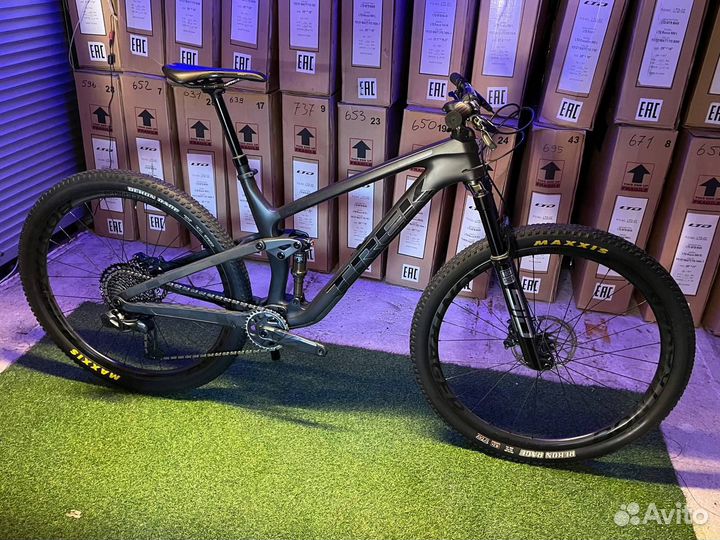 Топовый Trek Top Fuel 9.8 GX AXS RockShox Sid