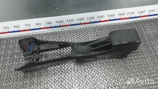 Подлокотник центральный nissan almera N16 (XBN12IX01)