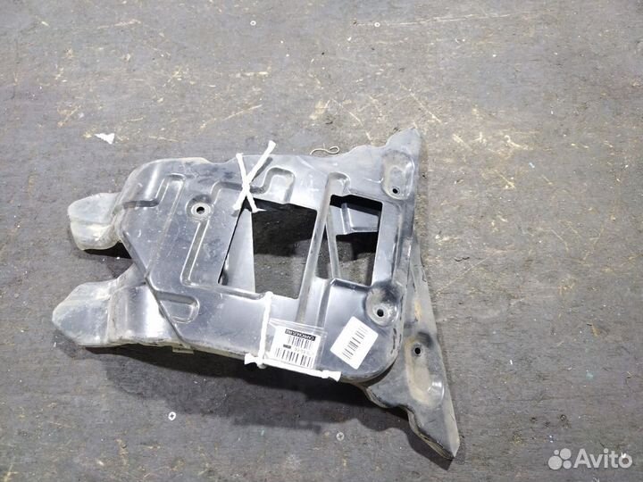 Крепление бампера на Suzuki Escudo TD32W