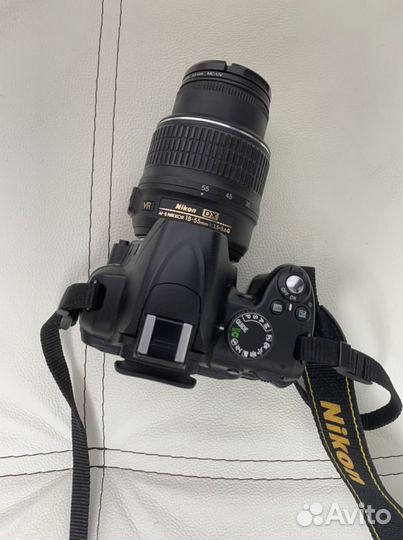 Зеркальный фотоаппарат Nikon D3000