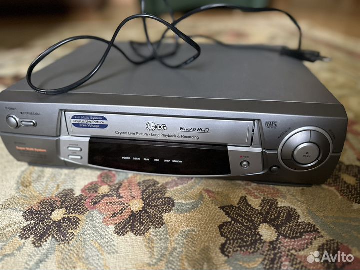 Видеомагнитофон LG