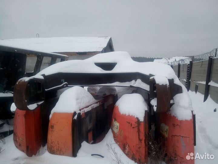 Противовес 4.3t 501019 Hitachi ZX200-3