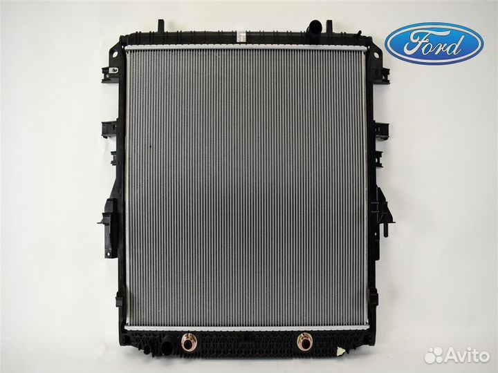 Радиатор двс Ford село Уват